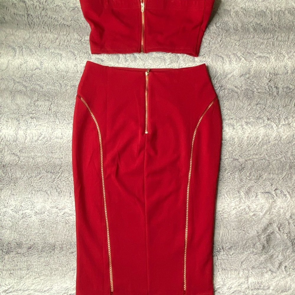 Red set - Picture 3 of 3